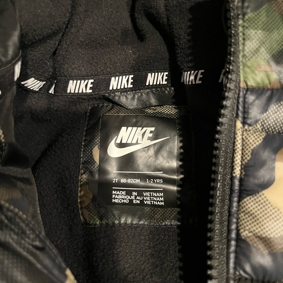 Nike Toddler Boys Camo Puffer Coat 2T - Picture 3 of 3